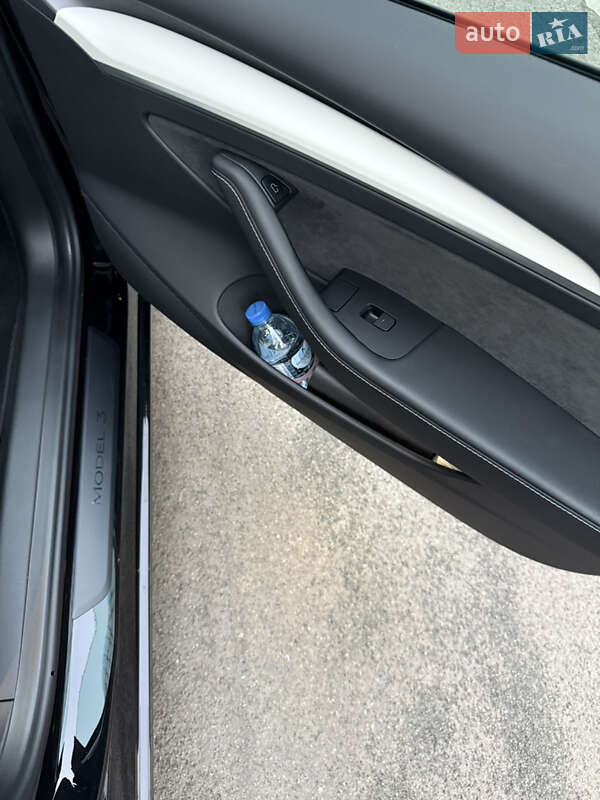 Седан Tesla Model 3 2022 в Києві