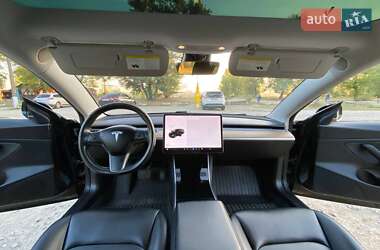 Седан Tesla Model 3 2018 в 