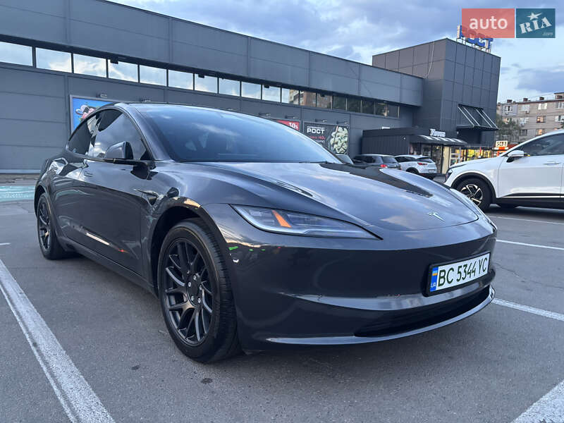 Седан Tesla Model 3 2024 в Харкові