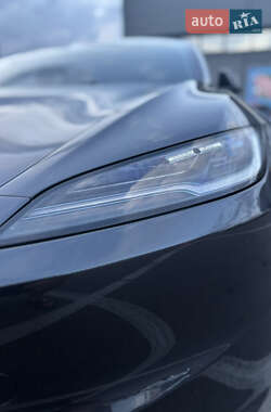 Седан Tesla Model 3 2024 в 