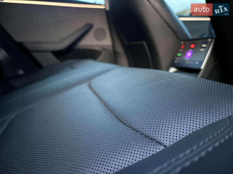 Седан Tesla Model 3 2024 в Харкові