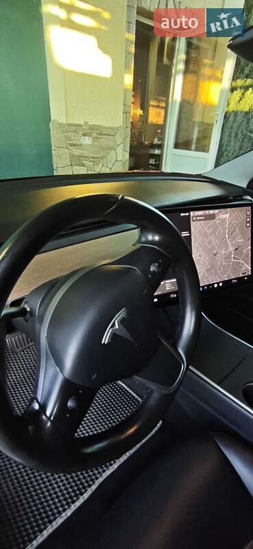 Седан Tesla Model 3 2018 в Вінниці