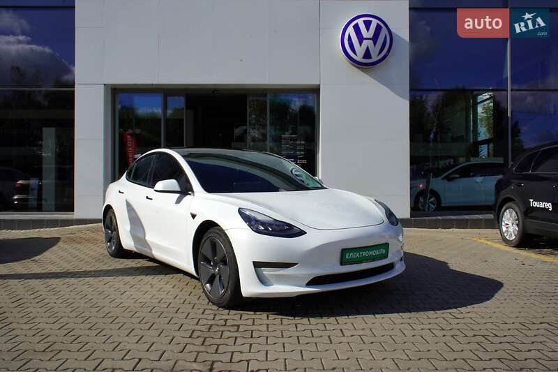 Tesla Model 3 2022