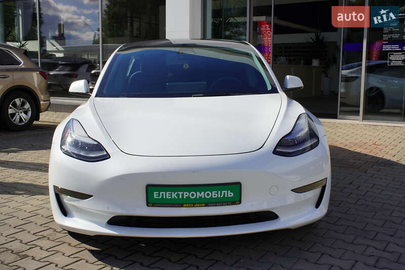 Седан Tesla Model 3 2022 в Житомирі