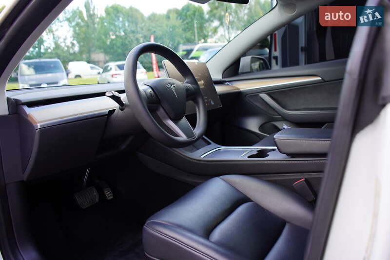 Седан Tesla Model 3 2022 в Житомирі
