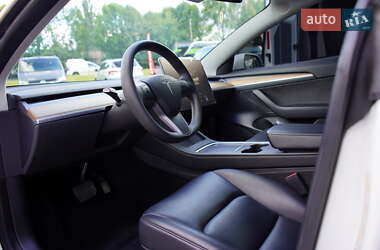 Седан Tesla Model 3 2022 в 