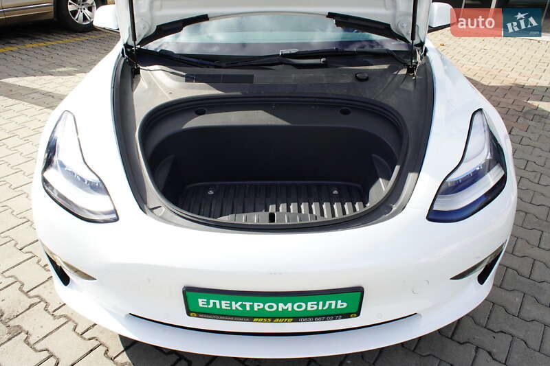 Седан Tesla Model 3 2022 в Житомирі