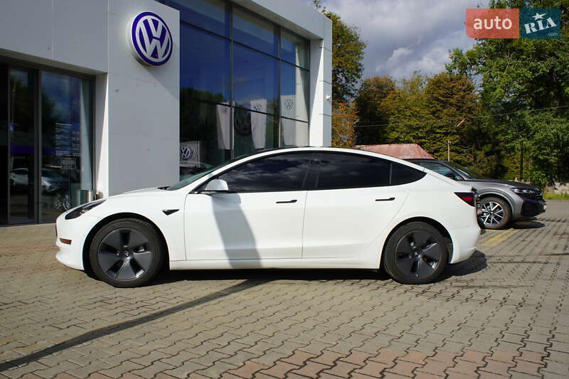 Седан Tesla Model 3 2022 в Житомирі