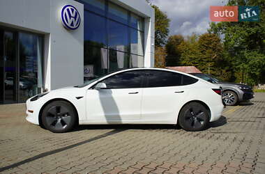 Седан Tesla Model 3 2022 в 