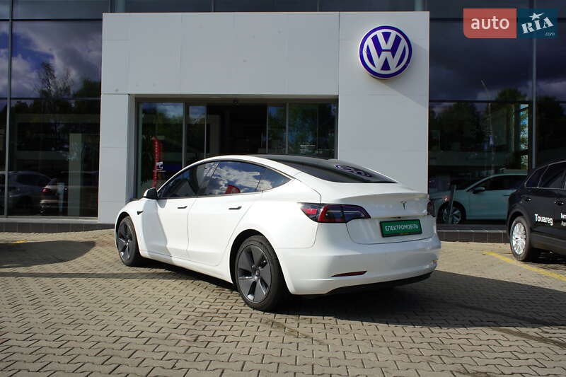 Седан Tesla Model 3 2022 в Житомирі