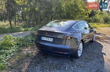 Седан Tesla Model 3 2020 в 