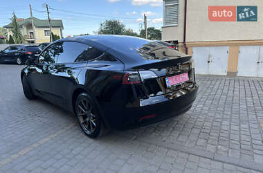 Седан Tesla Model 3 2021 в Івано-Франківську