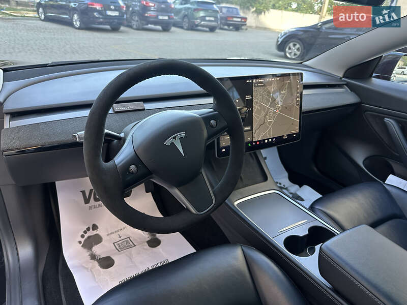 Седан Tesla Model 3 2021 в Івано-Франківську