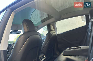 Седан Tesla Model 3 2021 в Івано-Франківську