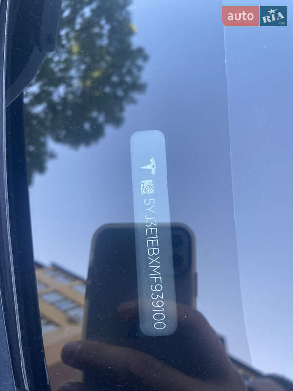 Седан Tesla Model 3 2021 в Івано-Франківську