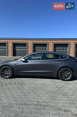 Седан Tesla Model 3 2019 в 