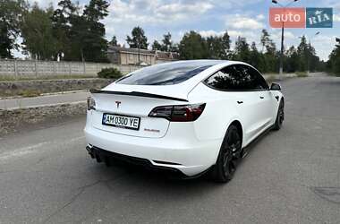 Седан Tesla Model 3 2021 в 