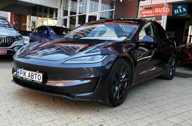Седан Tesla Model 3 2024 в 