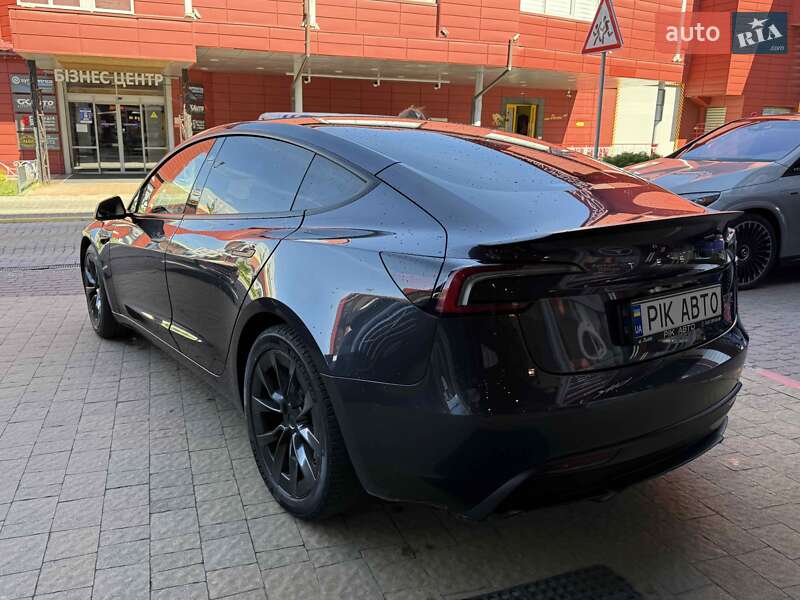 Седан Tesla Model 3 2024 в Львове