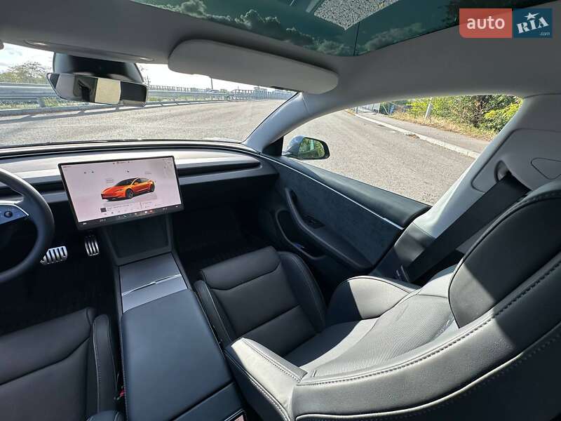 Седан Tesla Model 3 2024 в Запоріжжі