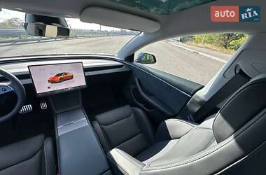 Седан Tesla Model 3 2024 в 