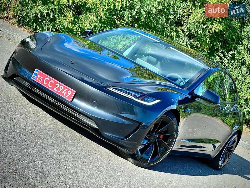 Седан Tesla Model 3 2024 в Запоріжжі