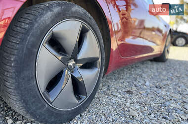 Седан Tesla Model 3 2019 в 