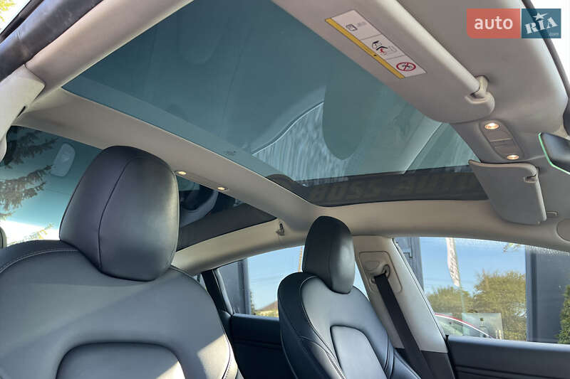 Седан Tesla Model 3 2019 в Коломиї