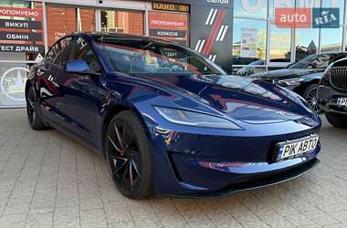 Седан Tesla Model 3 2024 в 