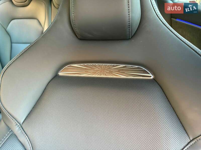 Седан Tesla Model 3 2024 в Львове
