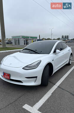 Седан Tesla Model 3 2019 в Луцке
