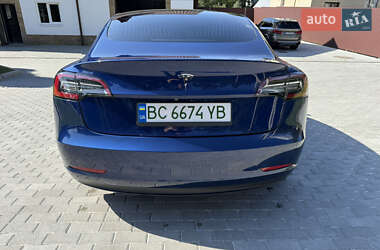 Седан Tesla Model 3 2019 в 