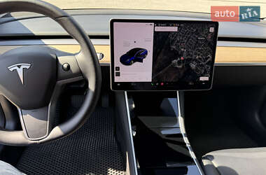 Седан Tesla Model 3 2019 в 