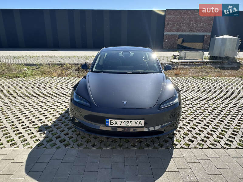 Седан Tesla Model 3 2024 в Хмельницком