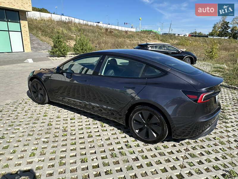 Седан Tesla Model 3 2024 в Хмельницком