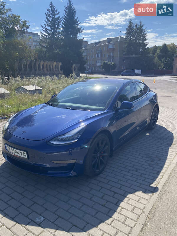 Седан Tesla Model 3 2018 в Рівному