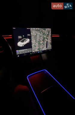 Седан Tesla Model 3 2017 в 