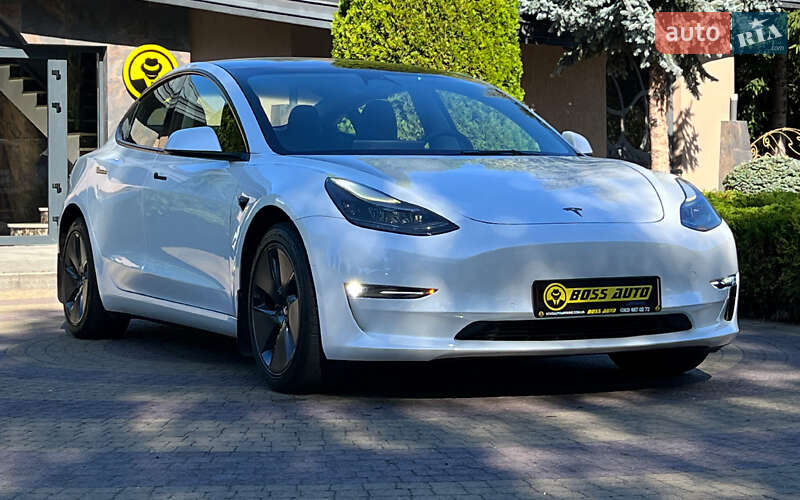 Tesla Model 3 2022