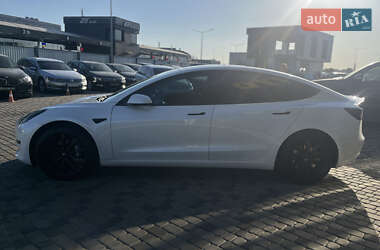 Седан Tesla Model 3 2020 в 