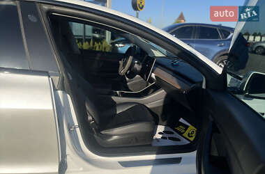 Седан Tesla Model 3 2020 в 