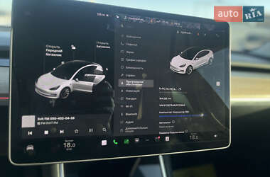 Седан Tesla Model 3 2020 в 