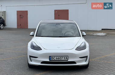 Седан Tesla Model 3 2021 в 