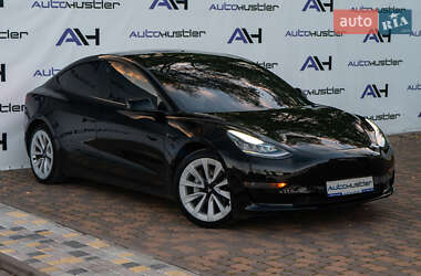 Седан Tesla Model 3 2020 в 