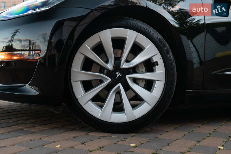 Седан Tesla Model 3 2020 в Киеве