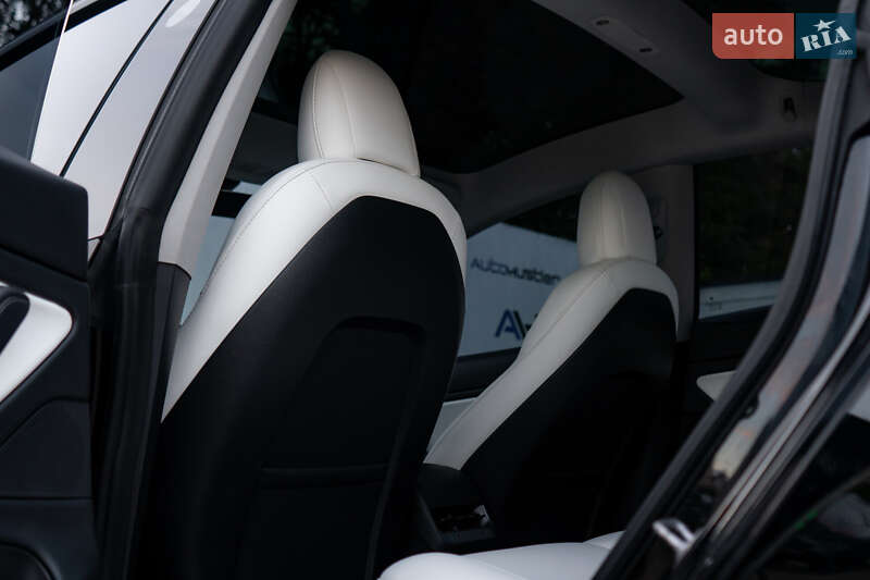 Седан Tesla Model 3 2020 в Киеве