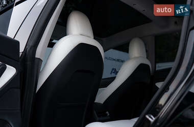Седан Tesla Model 3 2020 в 