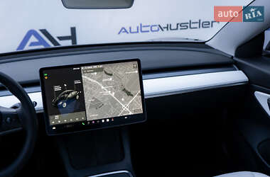 Седан Tesla Model 3 2020 в 