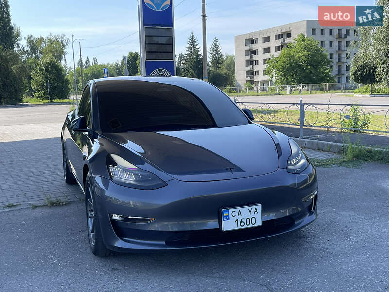 Седан Tesla Model 3 2018 в Золотоноші