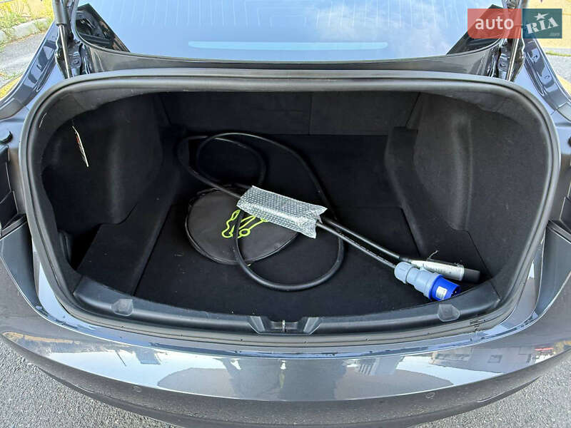 Седан Tesla Model 3 2018 в Золотоноші