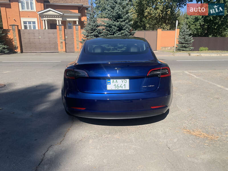 Седан Tesla Model 3 2020 в Киеве